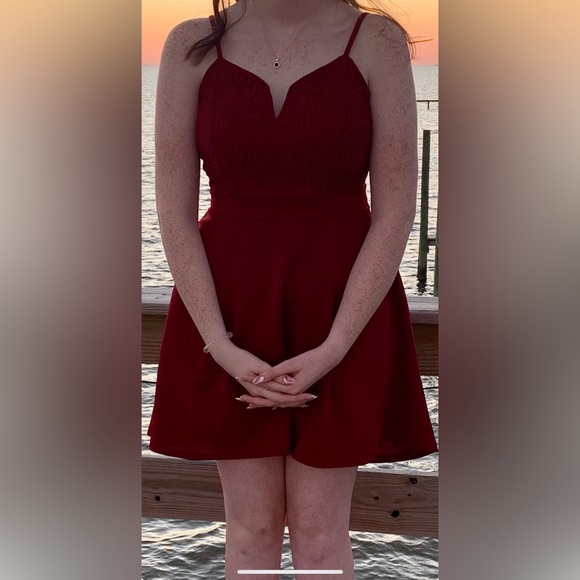 Homecoming dress- size large- worn once- burgundy/ deep red - Picture 4 of 4